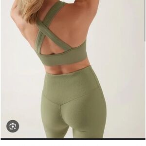 Athleta Aurora Scoop Bra D-DD-Size S Eucalyptus Olive